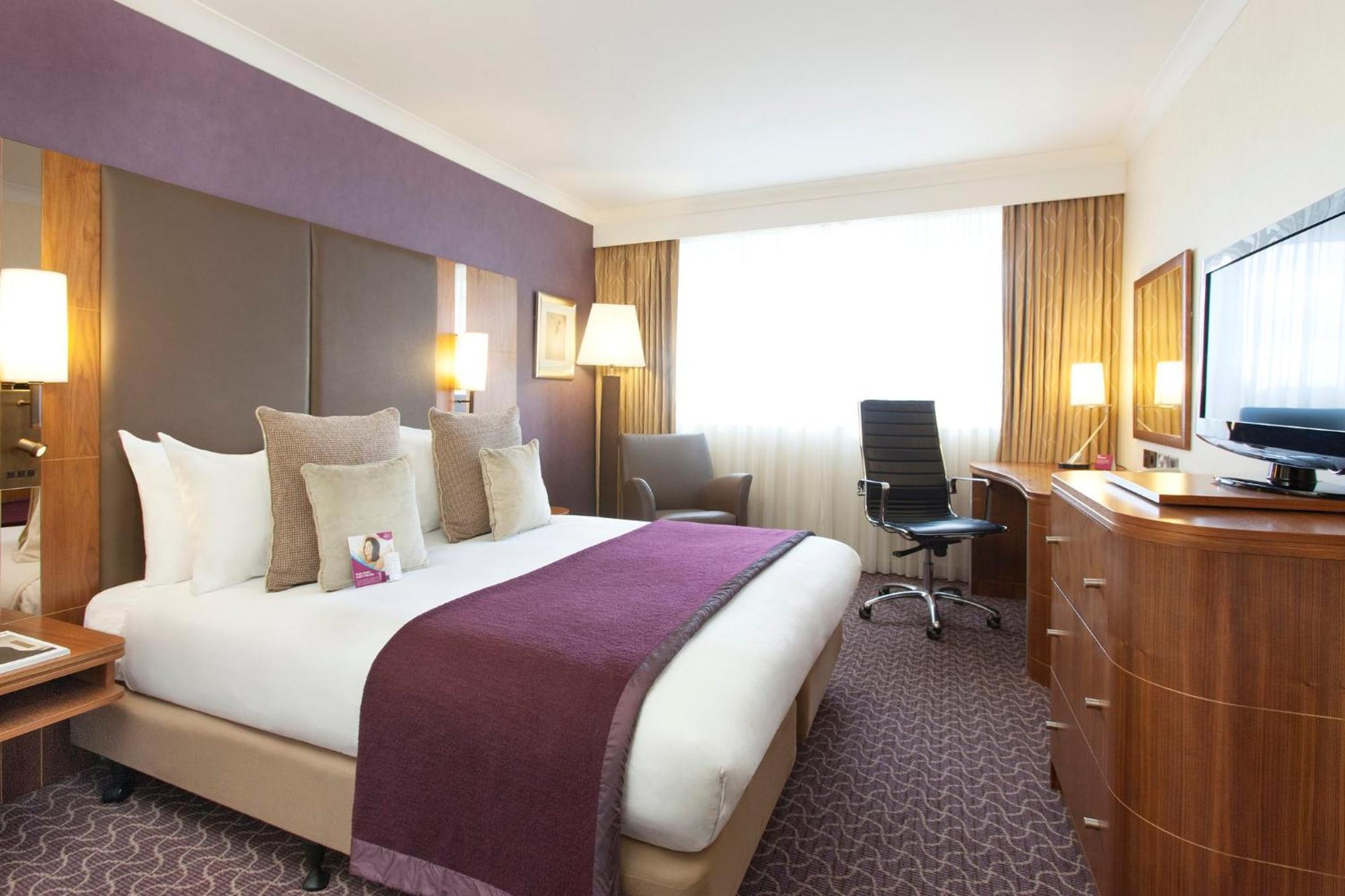 Crowne Plaza Reading Hotell Eksteriør bilde